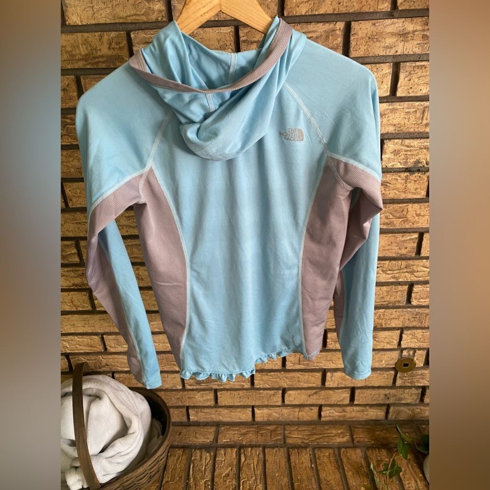 Light weight north face shirt pullover‎ - Picture 5 of 6
